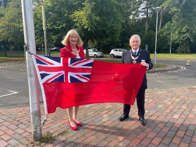 Photo of Provost Mary Montague and Deputy Lord-Lieutenant Kenneth Ross